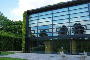 Maison végétale à Bruxelles, façade transparente, Juin 2010