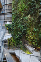 Fabrica Moritz, escalier, Barcelone, Feb 2012