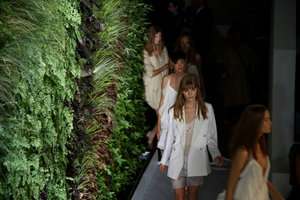 Stella Mc Cartney  Fashion Show