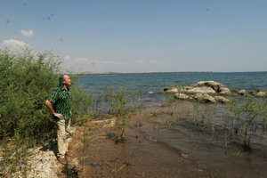 Patrick Blanc among Aeschynomene elaphroxylon and Sesbania sesban along the lake shore, Lake Malawi NP, Aug. 2017