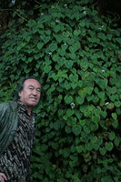 Patrick Blanc and a flowering Streptolirion volubile, Doi Inthanon NP, 2400 m asl, Thailand, Nov. 2018