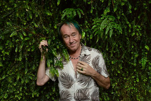 Patrick Blanc and a tiny leaved climbing Metrosideros species, Rotorua, New Zealand, Dec 2012