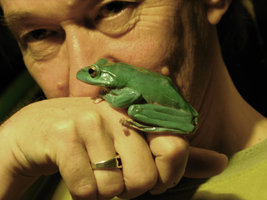 Patrick Blanc and a tree frog, April 2008