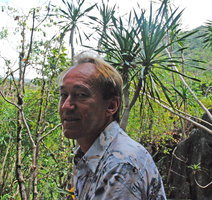 Patrick Blanc and Dracaena multiflora on karst, Sabang, Palawan,Philippines, Feb. 2009
