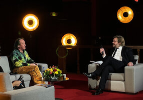 Patrick Blanc and Etienne Gernelle in discussion during the conference La Ville, Nouveaux Horizons by Le Point magazine, Nice, France, Nov. 2021