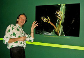 Patrick Blanc and his photo of Teijsmanniodendron pteropodum, Exhibition EDF, Paris