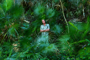 Patrick Blanc and Leucothrinax (syn.Thrinax) morrisii, Escaleras de Jaruco, Cuba, Feb. 2017