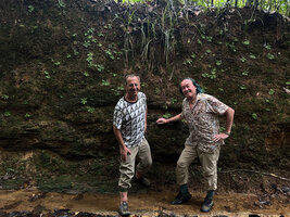 Patrick Blanc and Pascal Héni in front of a vertical lateritic rock covered with Acrotrema uniflorum, Kanneliya FR, Sri Lanka, Nov. 2024