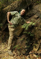 Patrick Blanc and the rheophytic subshrub Pentasacme caudatum, Shenzhen, China, Dec. 2017