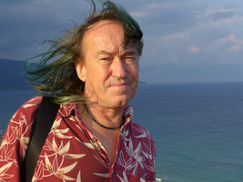 Patrick Blanc at the top of a sea cliff, Kenting NP, Taiwan, Oct. 2015