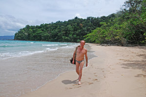 Patrick Blanc just after discovering  the yet undescribed Begonia tagbanua, common along the shaded forest path edging the beach, Sabang, Palawan,Philippines, Feb. 2009