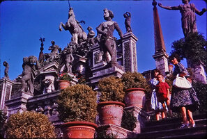 Patrick Blanc with mother and sister at the Lake maggiore, Aug. 1959