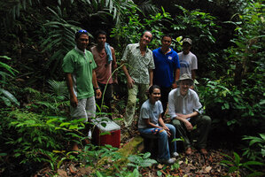Patrick Blanc with Rosario Rubite, Mark Hughes and the local guides in the Begonia blancii habitat, El Nido, Palawan, Philippines, May 2011