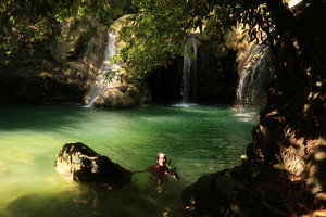 Patrick Blanc with specimen of a rheophytic fern, Pacitan, Java, May 2018