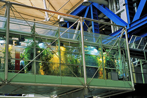 Pont Vert, the first vertical garden by Patrick Blanc at the Cité des Sciences et de l&#039;Industrie, Paris, 1986