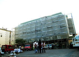 Scaffolding for installation of the vertical garden by Patrick Blanc intended to  cover the 5 storey car parking, Avignon, France, 2005