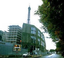 The Vertical Garden by Patrick Blanc,at the Quai Branly Museum, two weeks after plant installation, July 2004