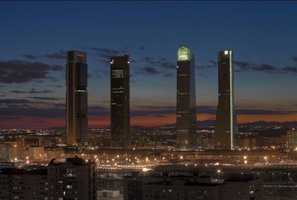 Torre de Cristal, Madrid, the Vertical Garden at night